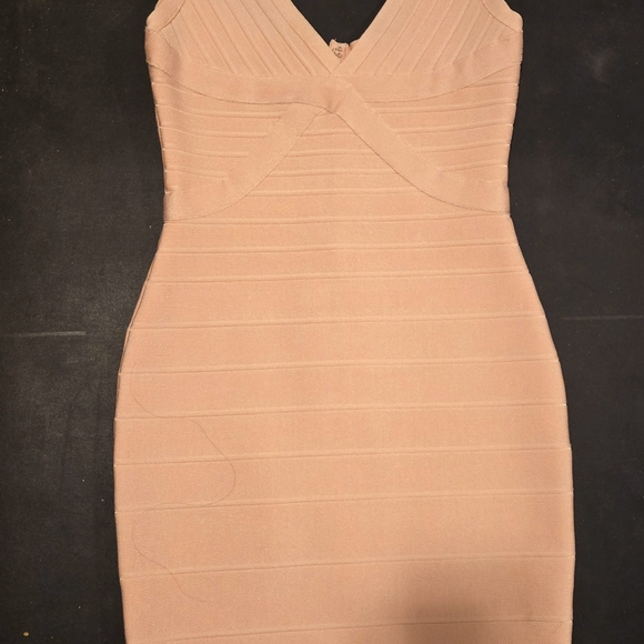 Bodycon/fitted Peachy Pink Dress - Picture 2 of 2